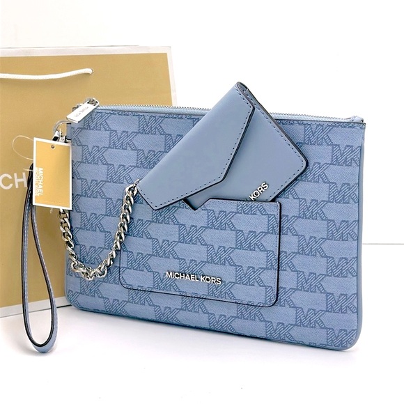 MICHAEL KORS JET SET ITEM LG 2 in 1 CARD CASE & WRISTLET Pale Blue NWT - Picture 1 of 16